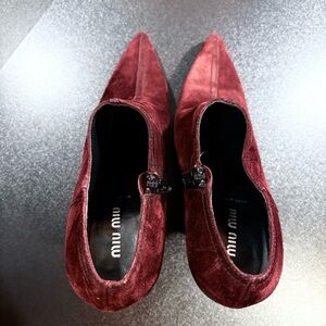 Miu Miu Pointed Toe Ankle Booties suede burgundy wine side zip‎ stiletto sz 38.5